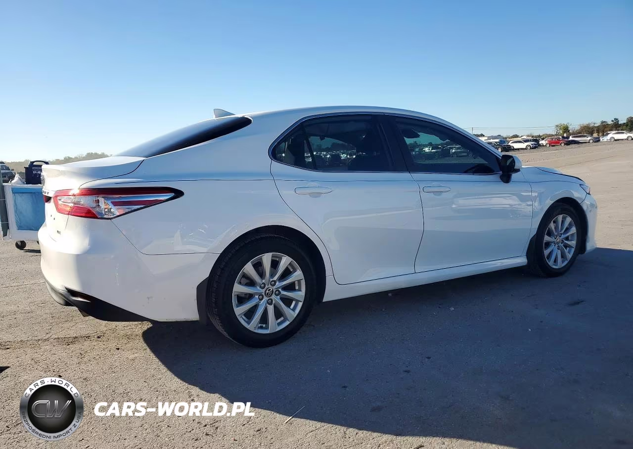 2020 Toyota Camry Le VIN:4T1C11AK4LU966764 - 3