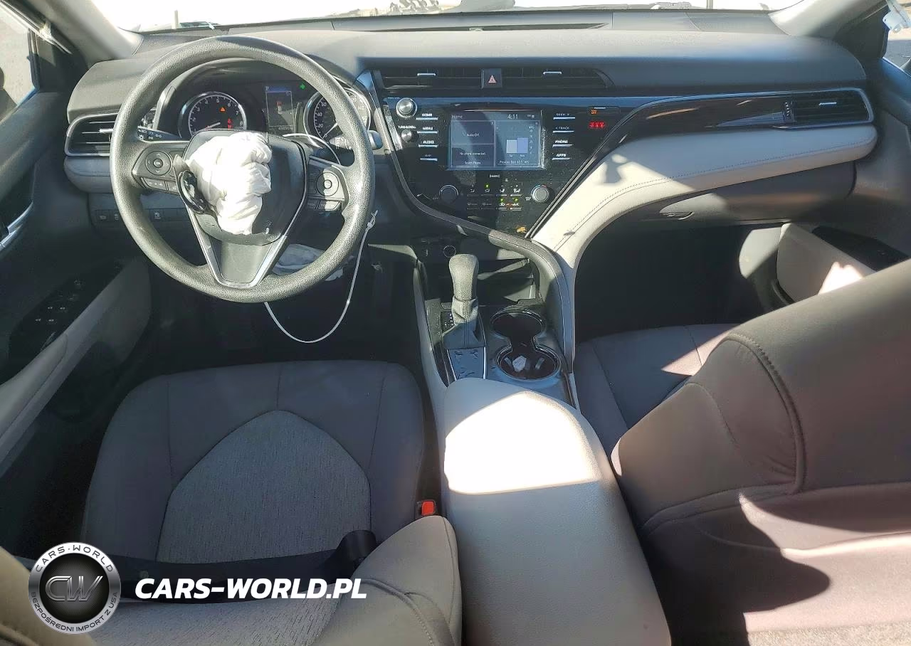 2020 Toyota Camry Le VIN:4T1C11AK4LU966764 - 8