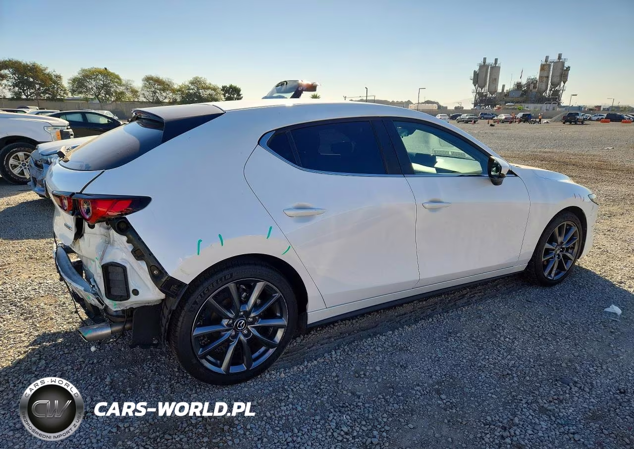 2022 Mazda 3 Preferred VIN:JM1BPALL0N1522323 - 3