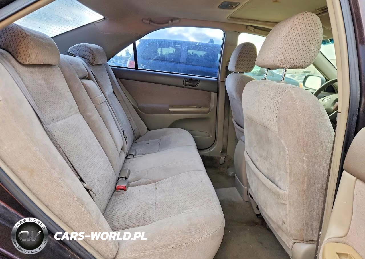 2003 Toyota Camry Le VIN:4T1BE32K83U718897 - 10