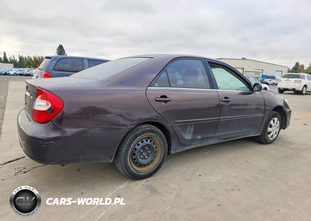 2003 Toyota Camry Le VIN:4T1BE32K83U718897 - 3