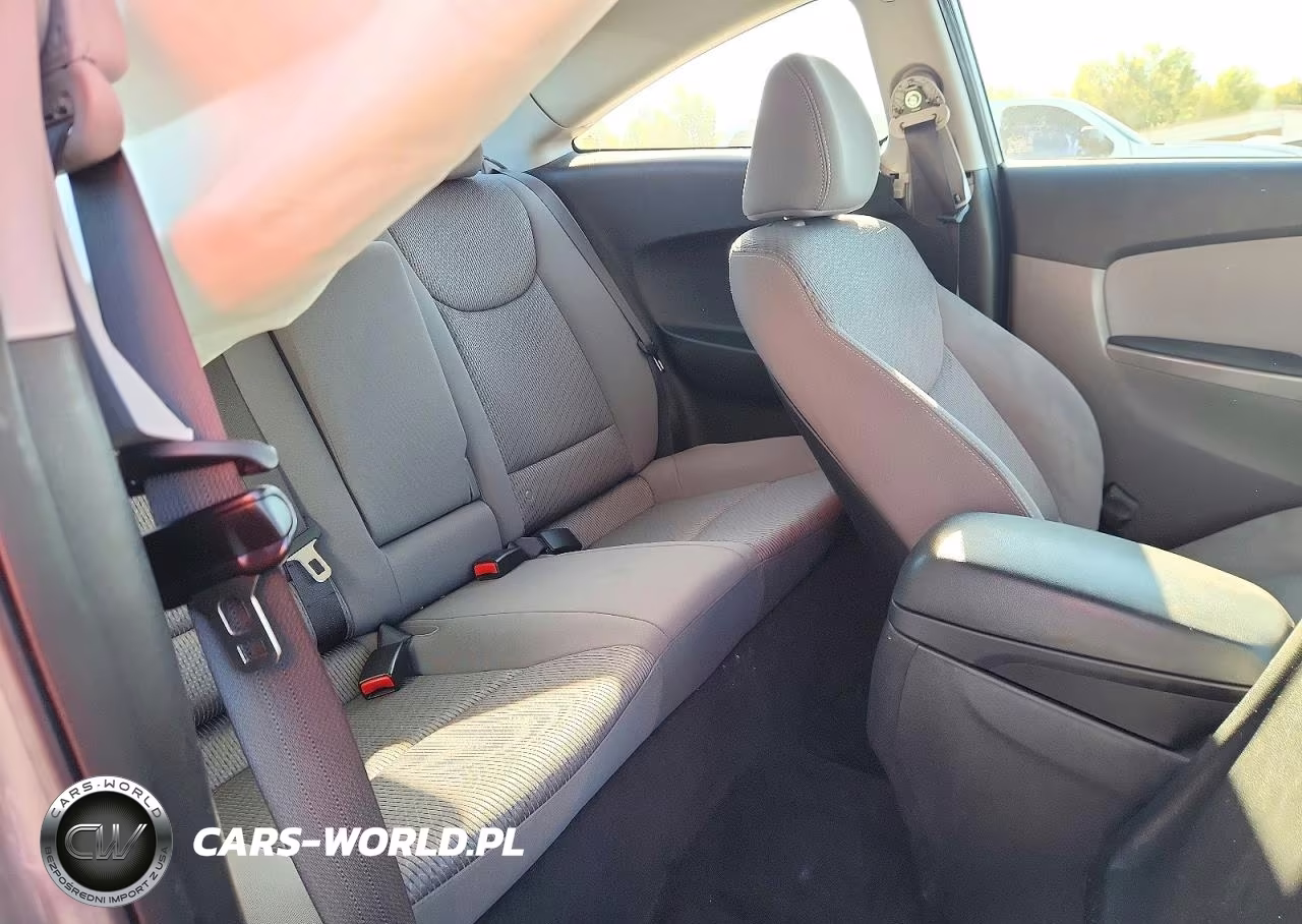 2014 Hyundai Elantra Coupe Base VIN:KMHDH6AH0EU029673 - 10
