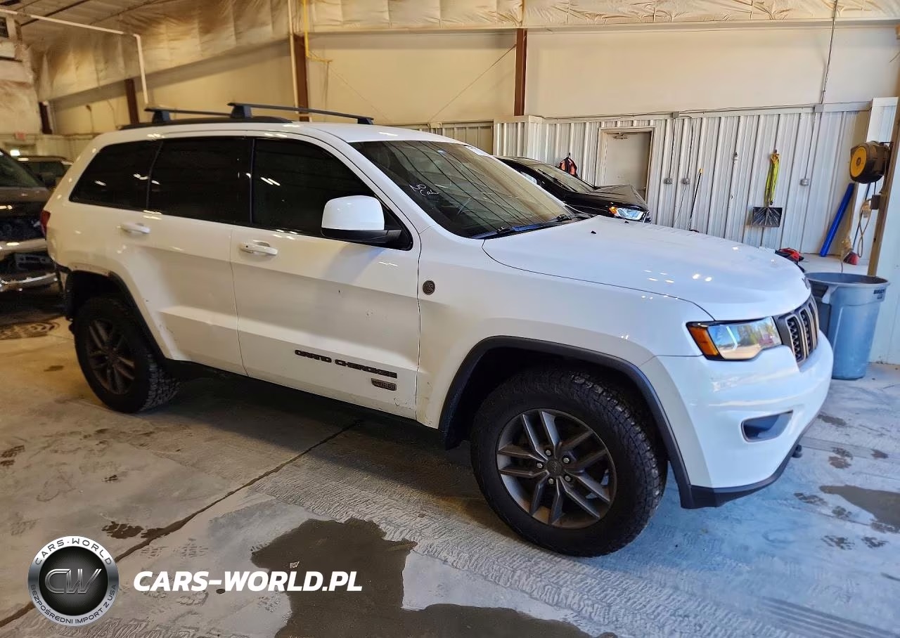 2016 Jeep Grand Cherokee Laredo VIN:1C4RJFAG4GC333409 - 4