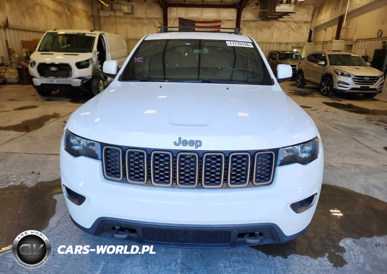 2016 Jeep Grand Cherokee Laredo VIN:1C4RJFAG4GC333409 - 5