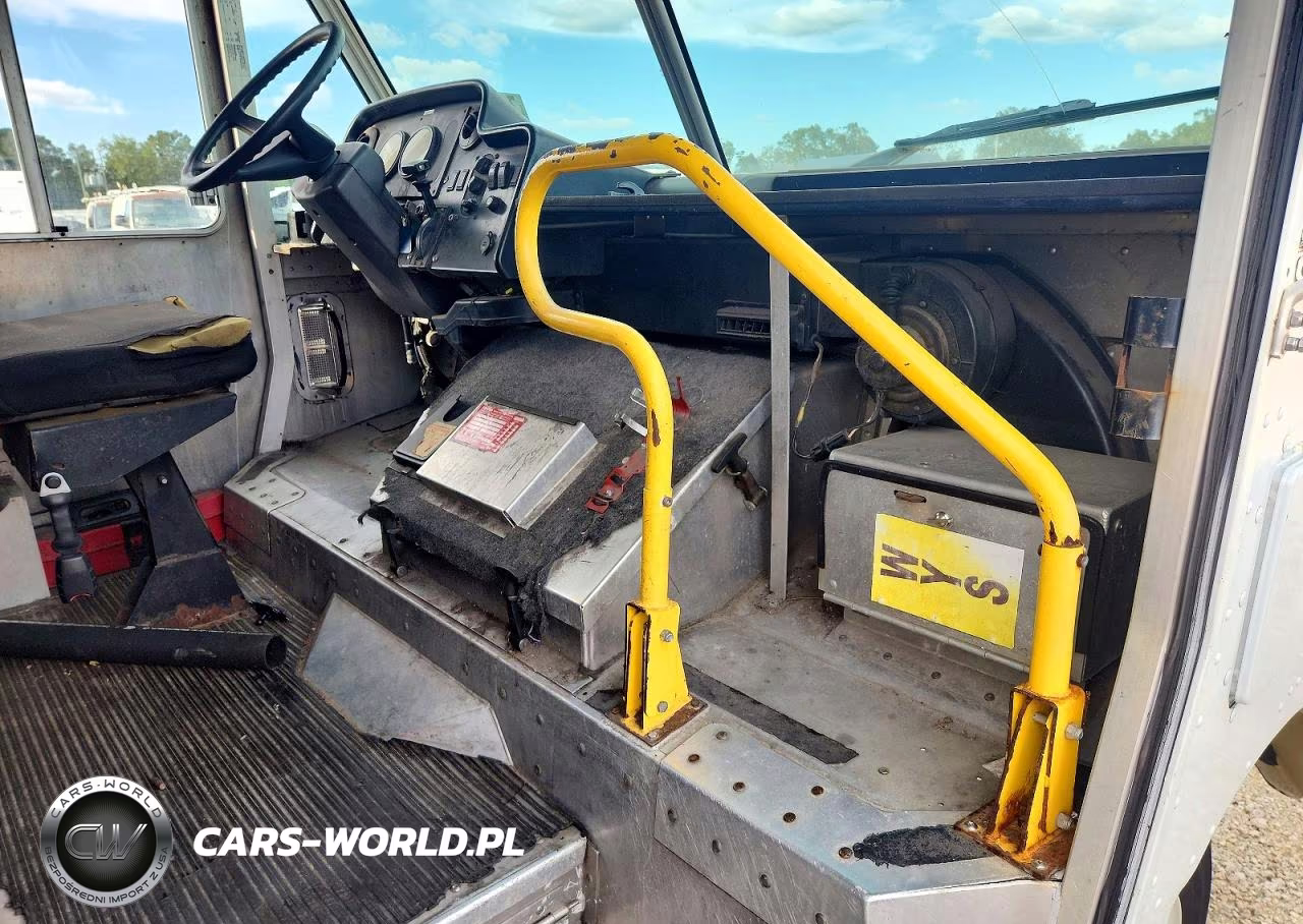 2007 Freightliner Mt45 Chassis Delivery Truck VIN:4UZAANBW67CY45049 - 8