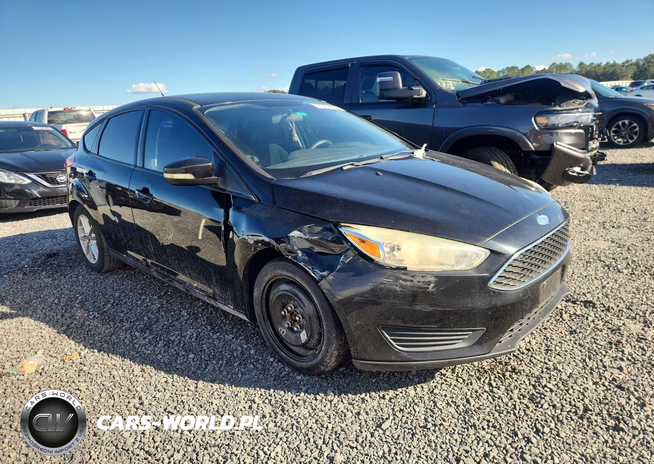 2016 Ford Focus VIN:1FADP3K27GL270984 - 4