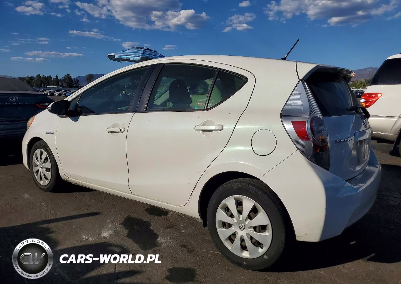 2012 Toyota Prius C Two VIN:JTDKDTB37C1015681 - 2