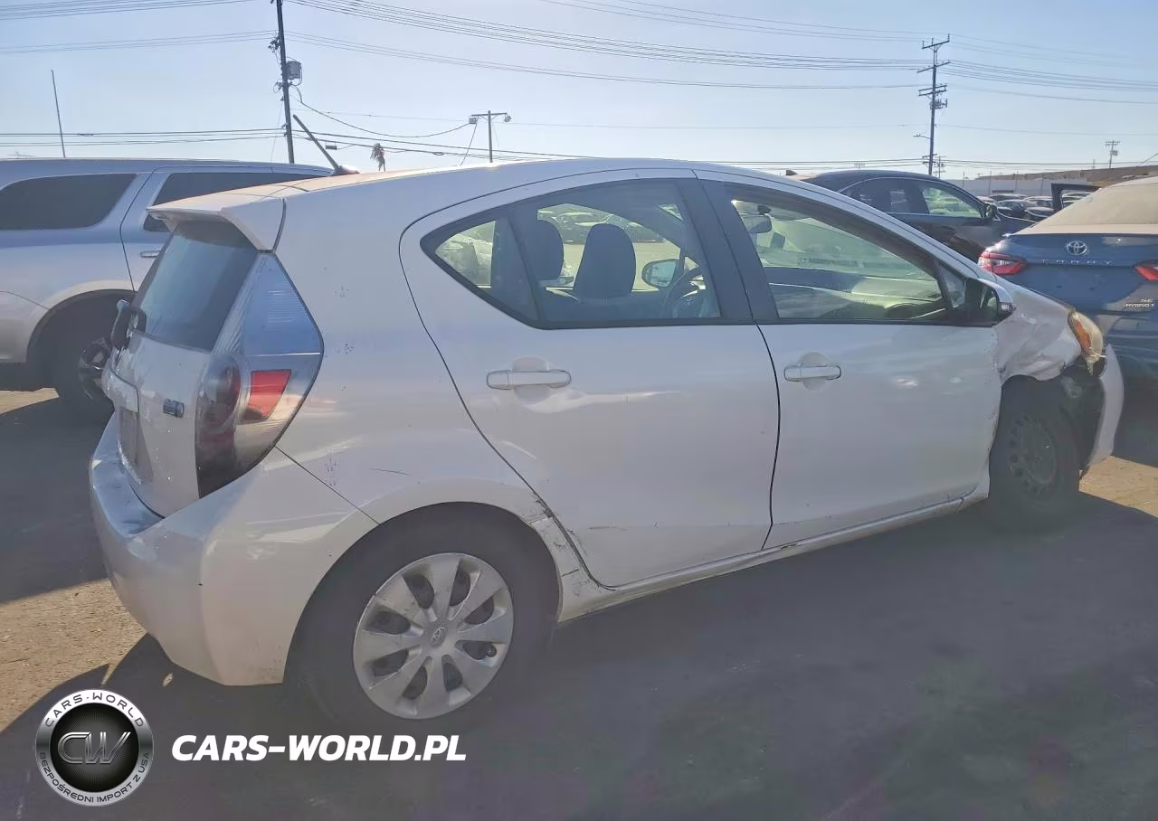 2012 Toyota Prius C Two VIN:JTDKDTB37C1015681 - 3