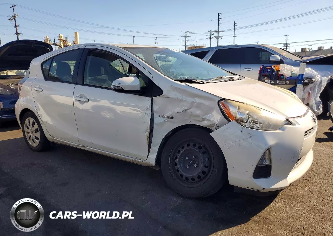 2012 Toyota Prius C Two VIN:JTDKDTB37C1015681 - 4