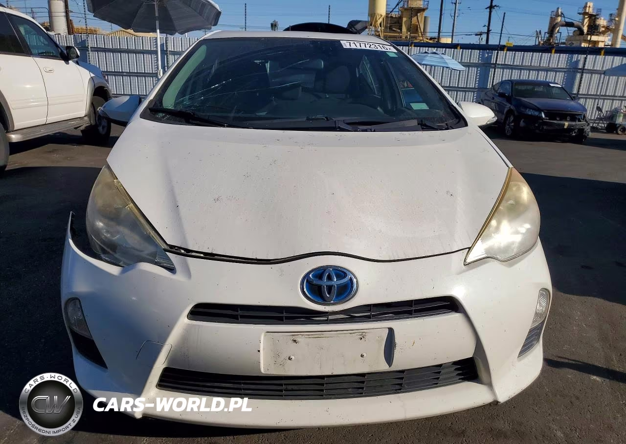 2012 Toyota Prius C Two VIN:JTDKDTB37C1015681 - 5
