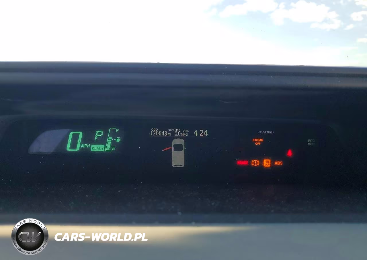 2012 Toyota Prius C Two VIN:JTDKDTB37C1015681 - 9