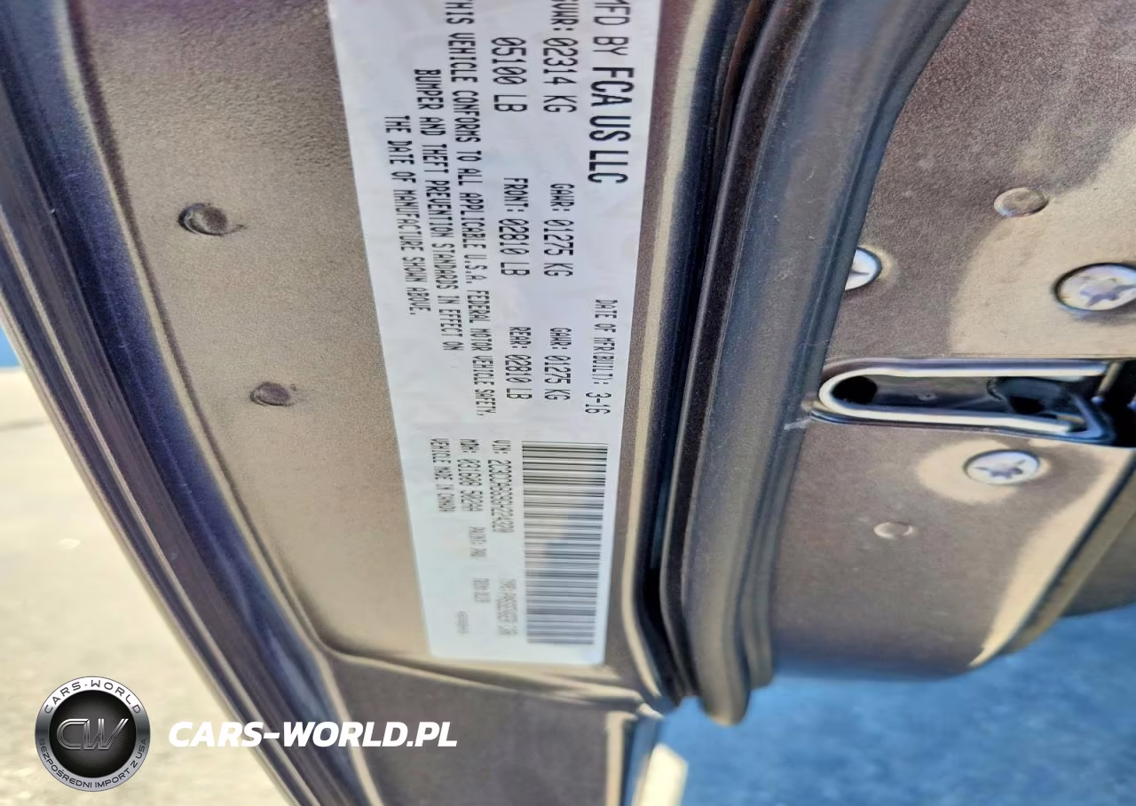 2016 Chrysler 300 S VIN:2C3CCABG9GH224320 - 13