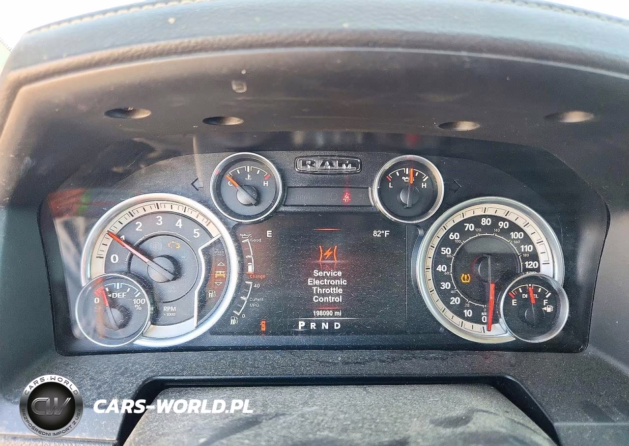2015 Ram 1500 Laramie VIN:1C6RR7VM8FS733161 - 9