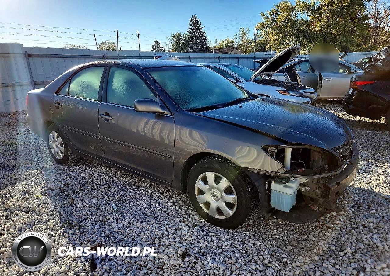 2004 Toyota Camry Le VIN:4T1BE32KX4U830585 - 4