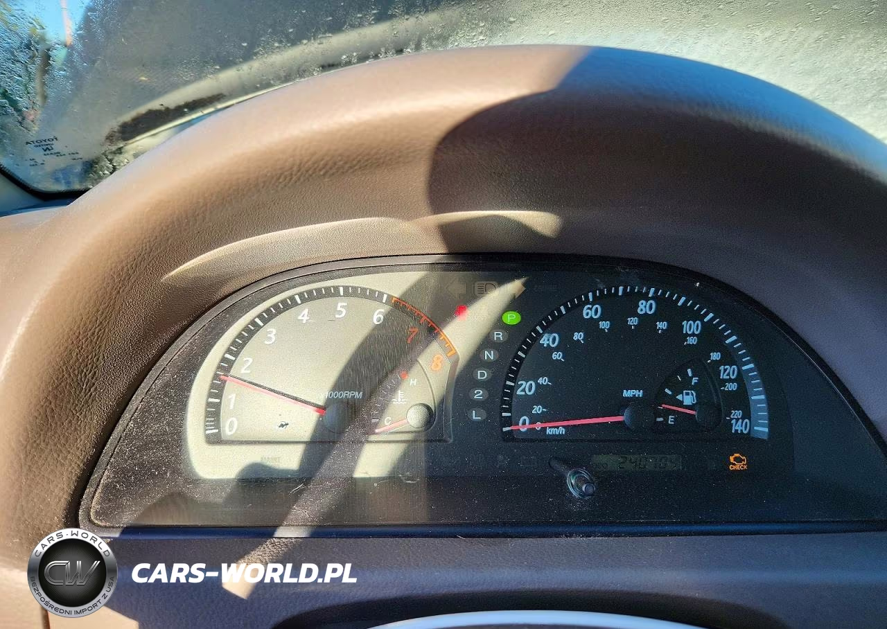 2004 Toyota Camry Le VIN:4T1BE32KX4U830585 - 9