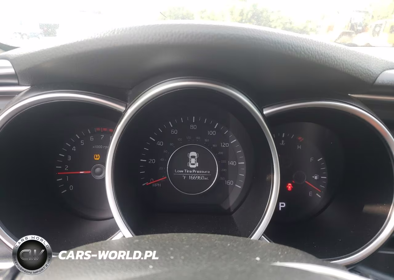 2015 Kia Optima Lx VIN:KNAGM4A78F5583853 - 9