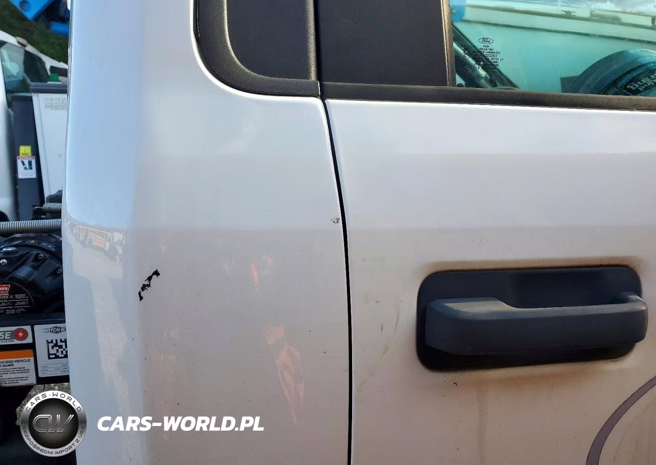 2017 Ford F550 VIN:1FDUF5HT3HEB30649 - 10