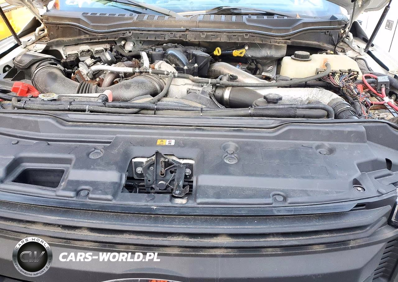 2017 Ford F550 VIN:1FDUF5HT3HEB30649 - 11