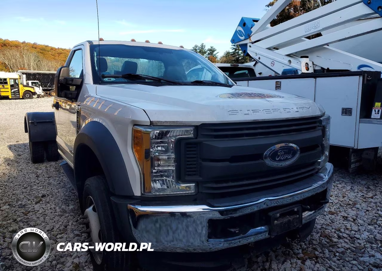 2017 Ford F550 VIN:1FDUF5HT3HEB30649 - 4