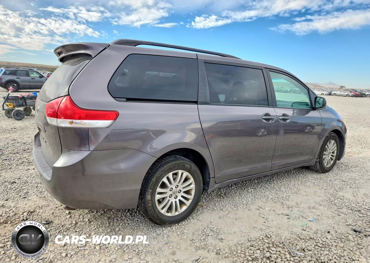 2011 Toyota Sienna Xle 8-Passenger VIN:5TDYK3DC1BS144529 - 3