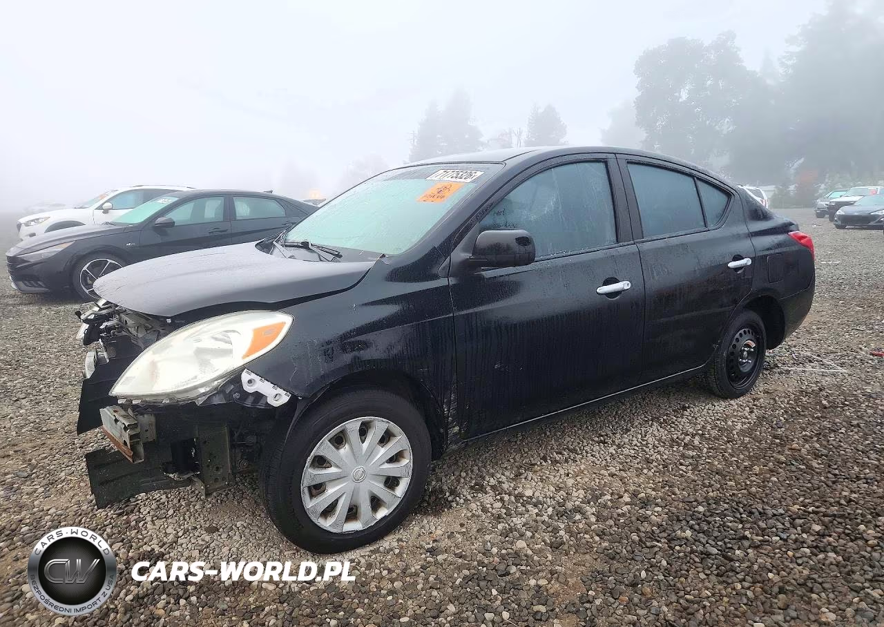 2012 Nissan Versa 1.6 S – zdjęcie 1 z 12