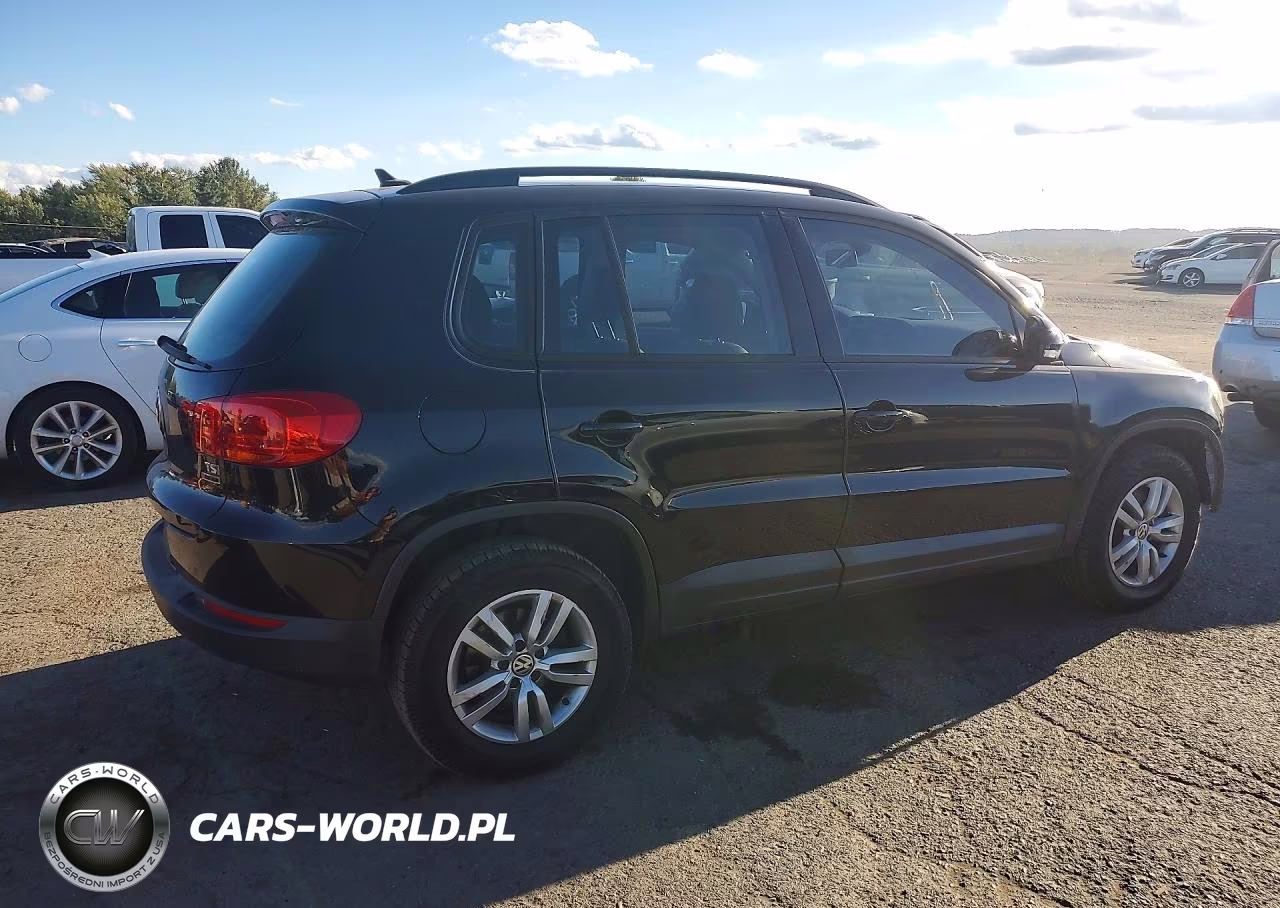 2017 Volkswagen Tiguan S VIN:WVGBV7AX0HK031078 - 3
