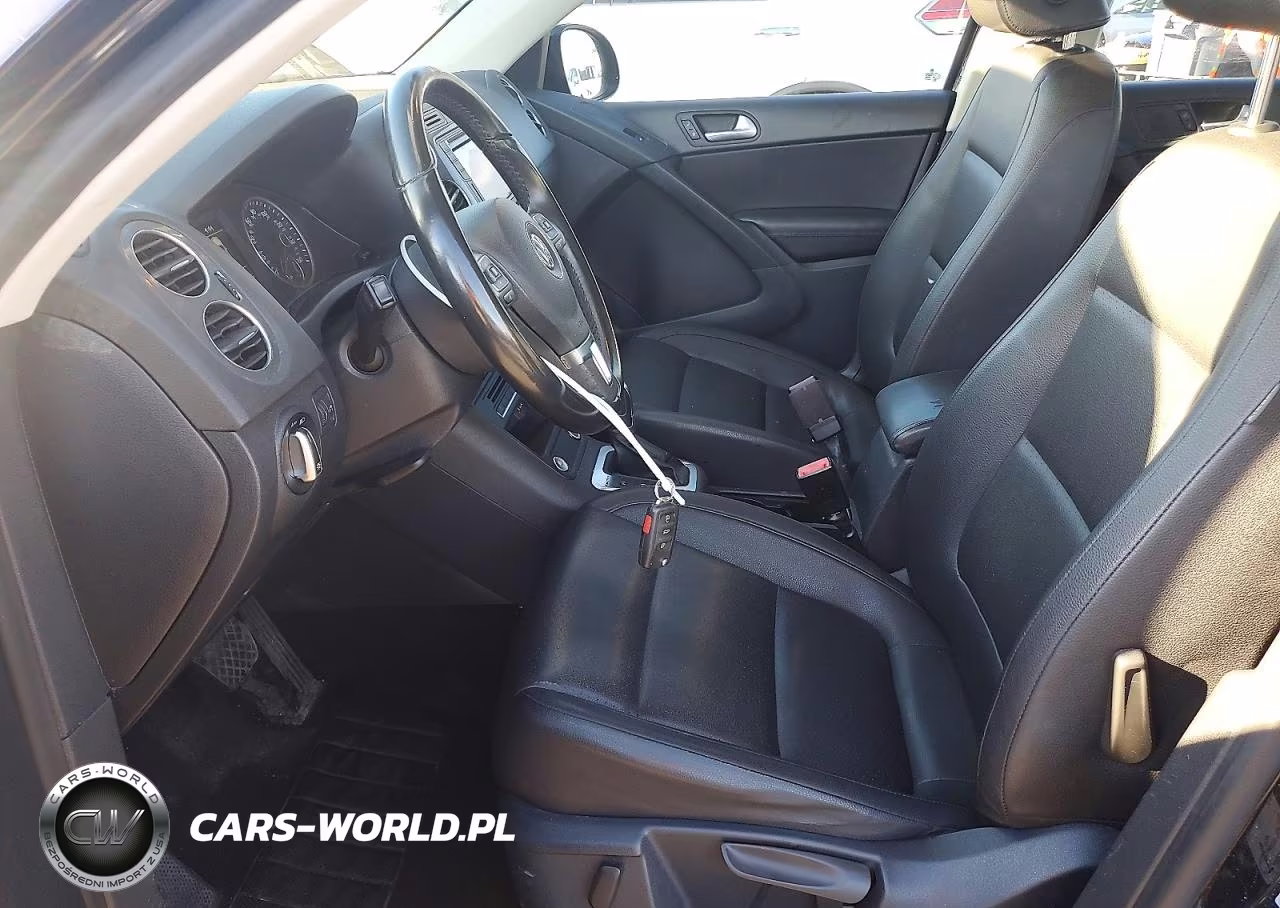 2017 Volkswagen Tiguan S VIN:WVGBV7AX0HK031078 - 7