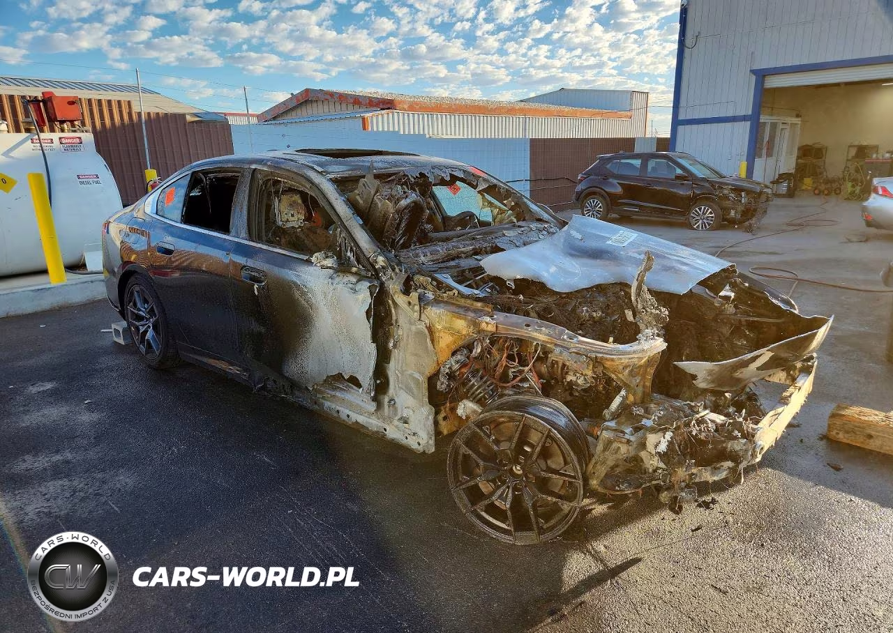 2026 BMW 530 Xi VIN:WBA53FJ05TCU96587 - 4