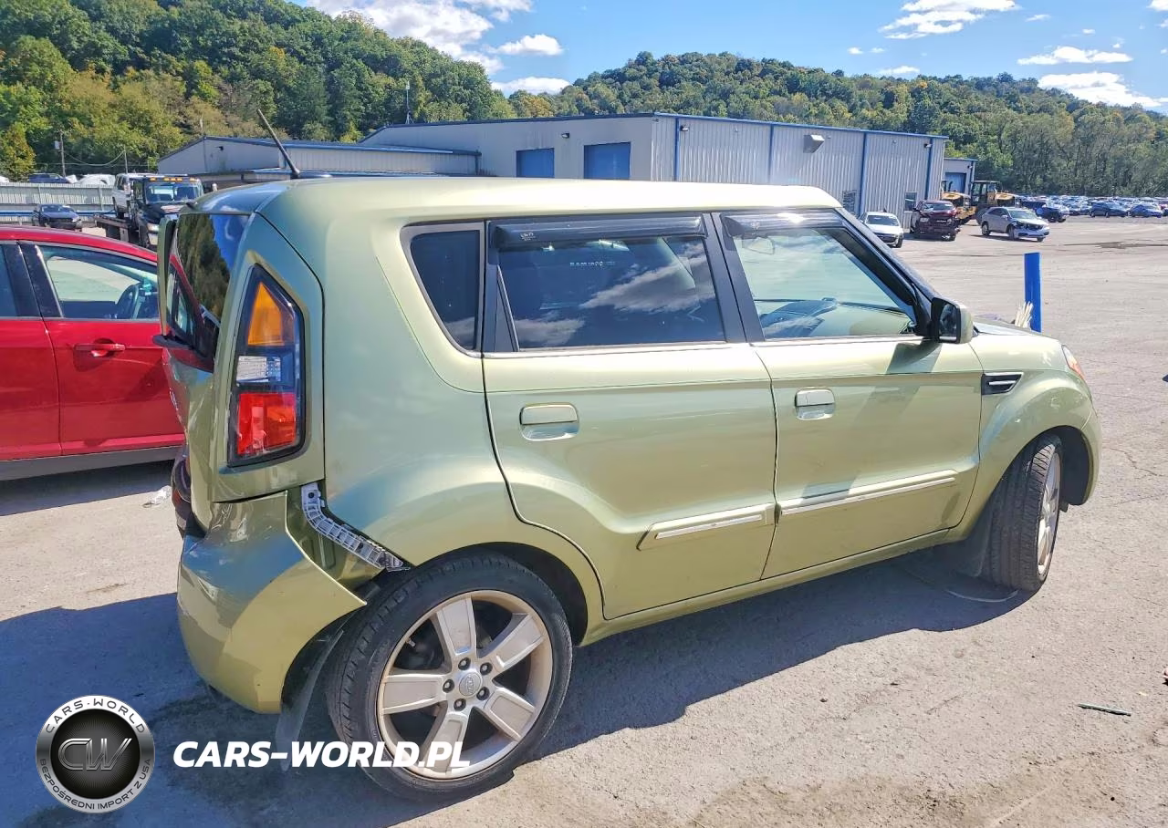 2010 Kia Soul + VIN:KNDJT2A28A7098257 - 3
