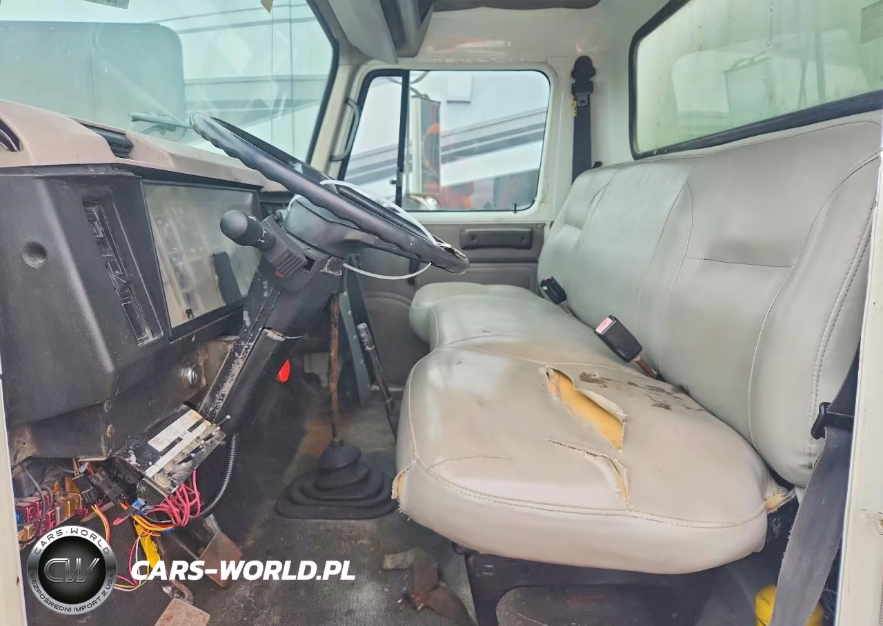 2002 International 4000 4700 VIN:1HTSCABM62H410928 - 7