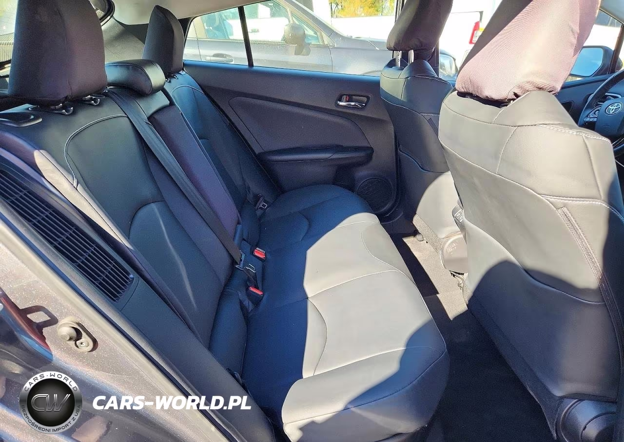 2021 Toyota Prius Prime Le VIN:JTDKAMFP7M3188926 - 10