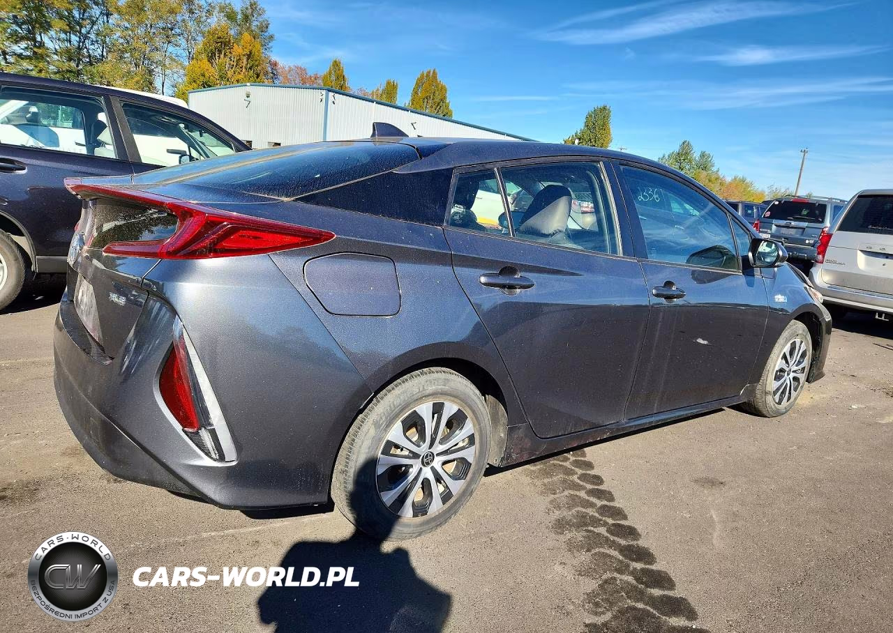 2021 Toyota Prius Prime Le VIN:JTDKAMFP7M3188926 - 3