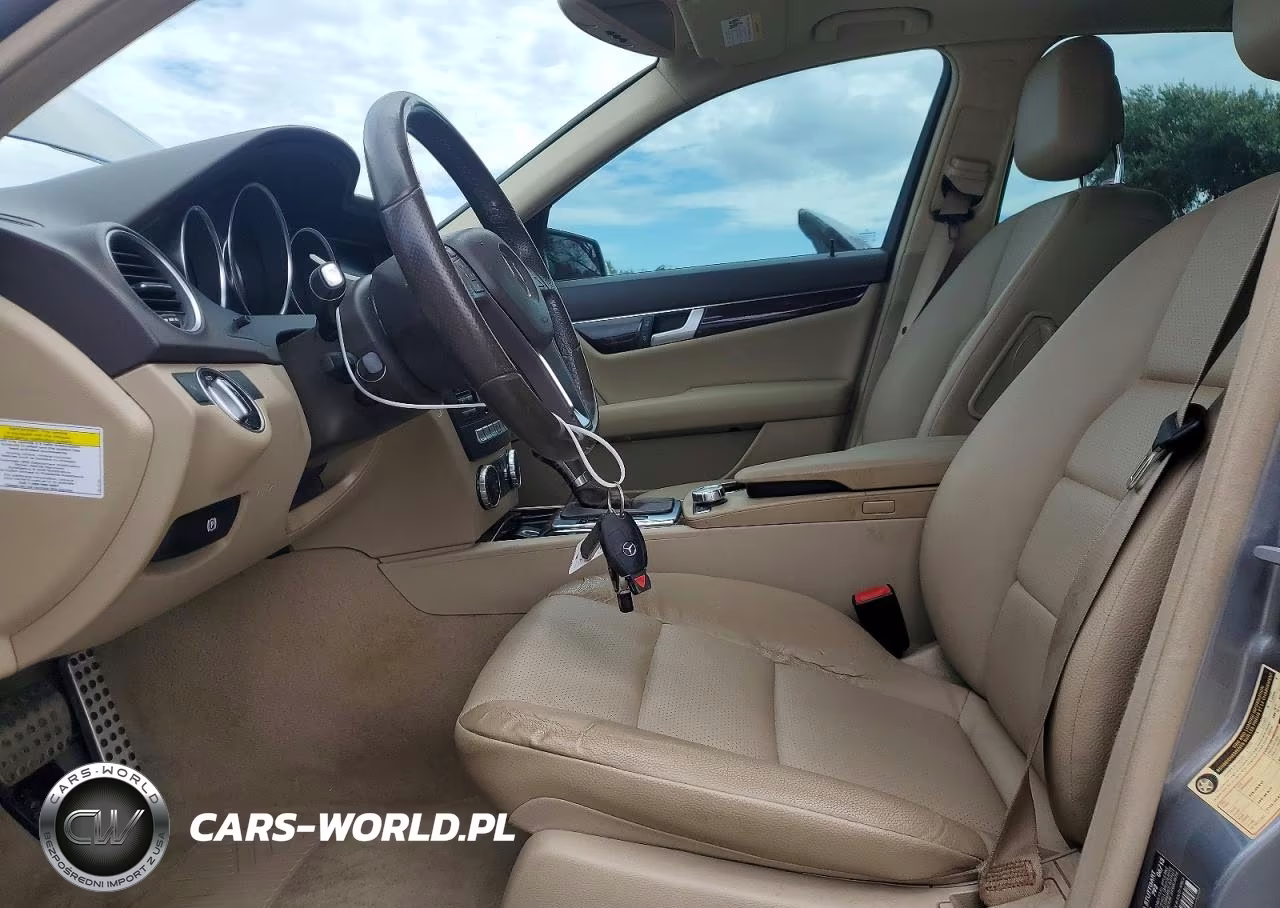 2013 Mercedes-Benz C 250 VIN:WDDGF4HB9DR300282 - 7