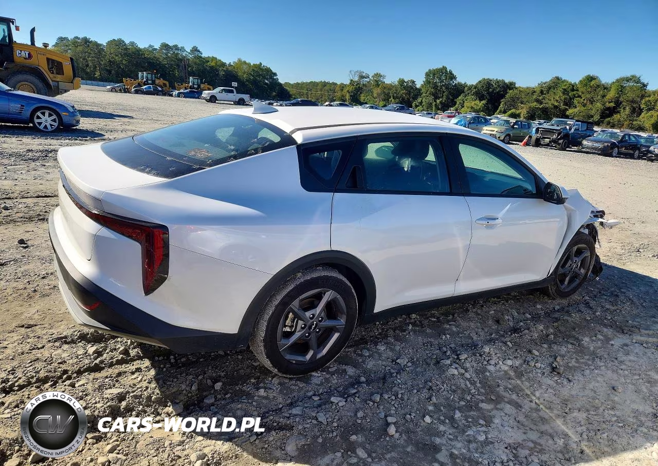 2025 Kia K4 Lxs VIN:3KPFT4DE6SE158335 - 3