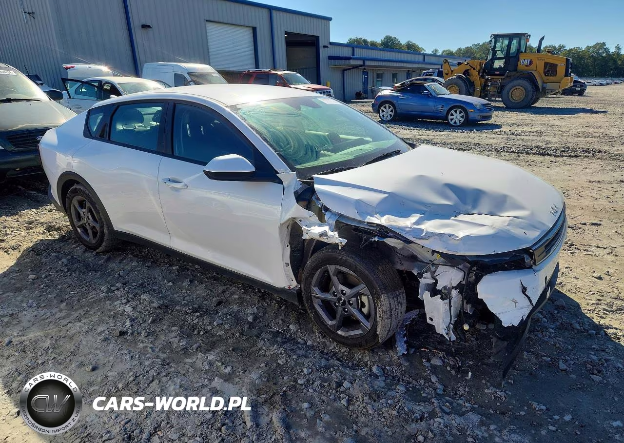 2025 Kia K4 Lxs VIN:3KPFT4DE6SE158335 - 4