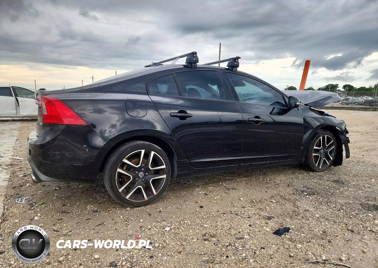 2018 Volvo S60 Dynamic VIN:YV140MTLXJ2451628 - 3
