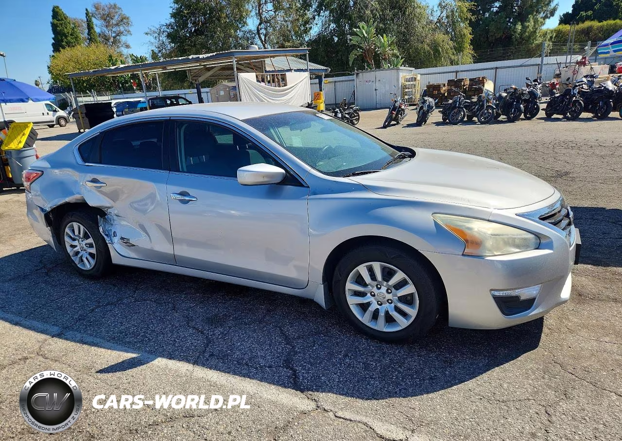 2015 Nissan Altima 2.5 S VIN:1N4AL3AP8FN363026 - 4