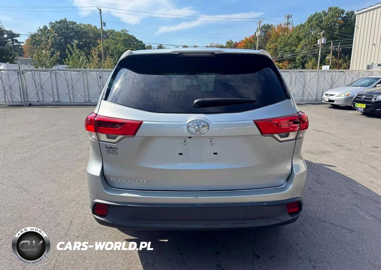 2019 Toyota Highlander Le VIN:5TDBZRFH9KS743949 - 6