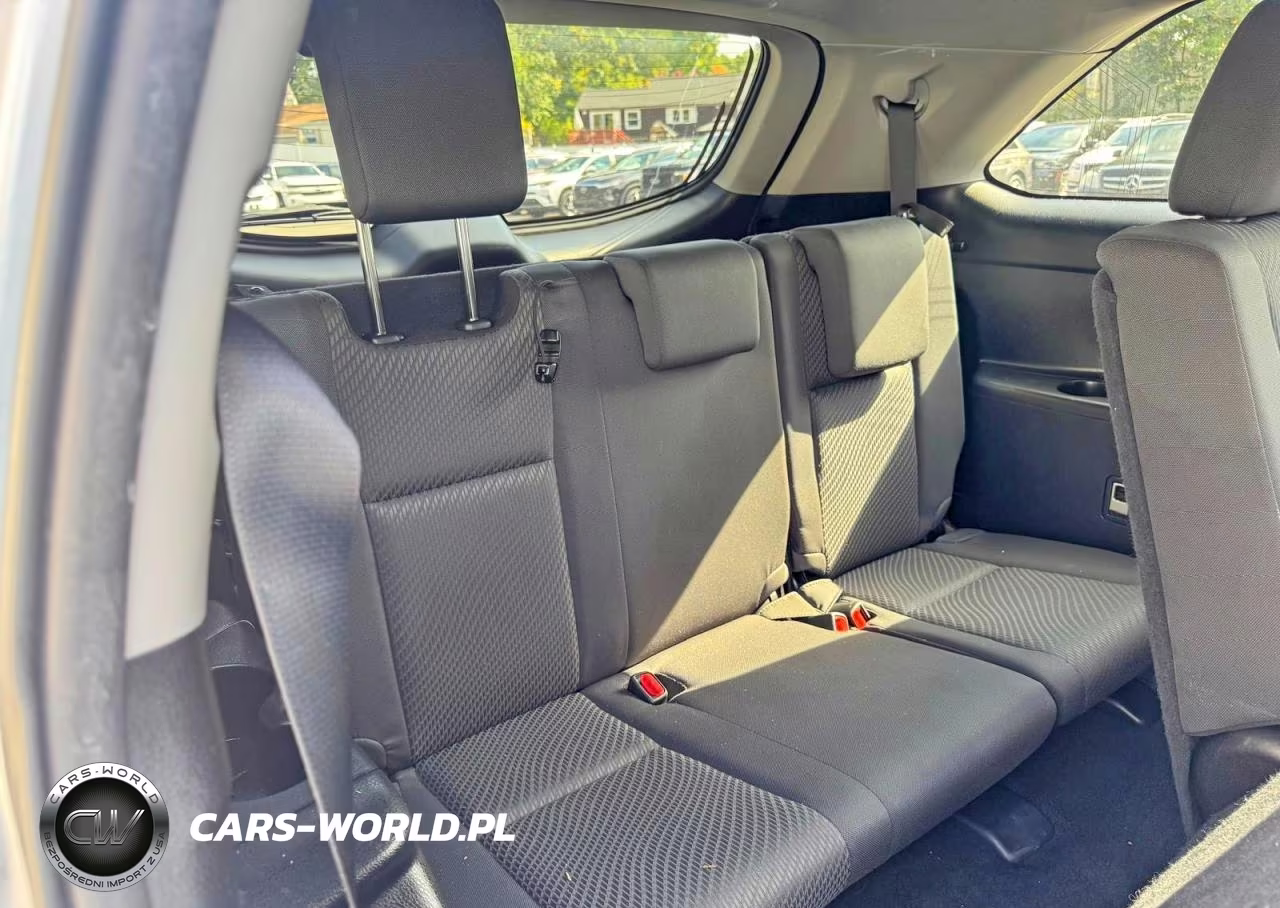 2019 Toyota Highlander Le VIN:5TDBZRFH9KS743949 - 8