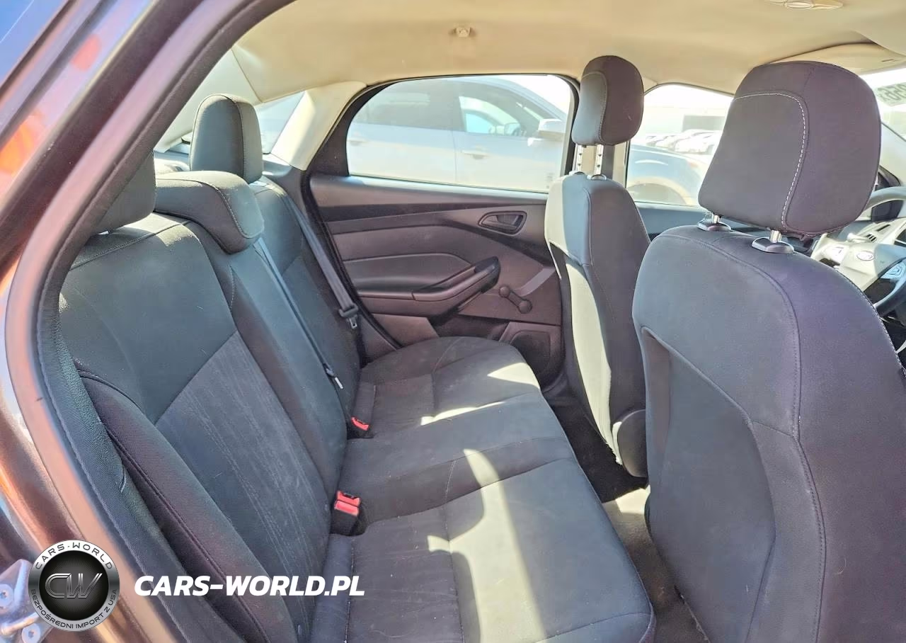 2018 Ford Focus S VIN:1FADP3E2XJL276099 - 10