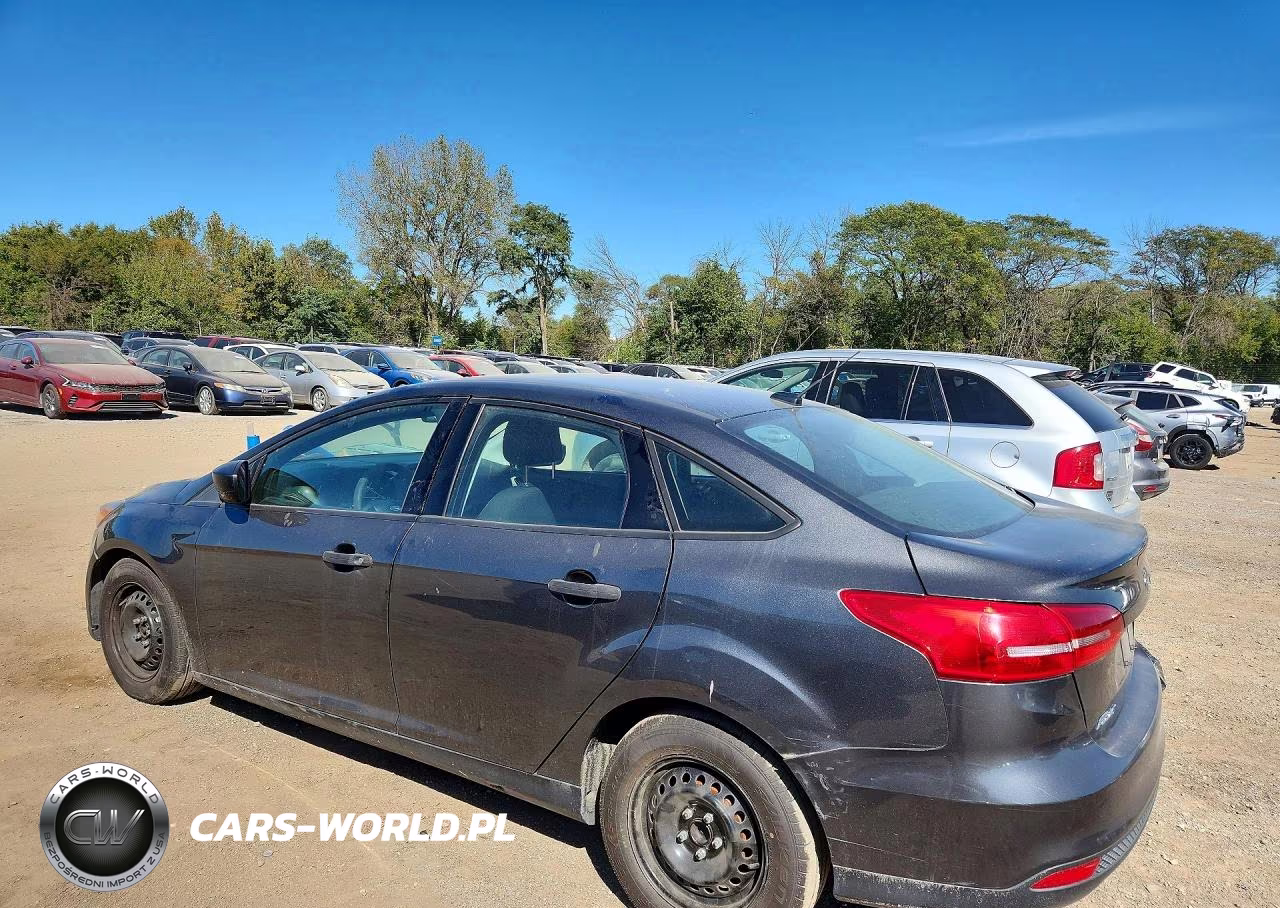 2018 Ford Focus S VIN:1FADP3E2XJL276099 - 2