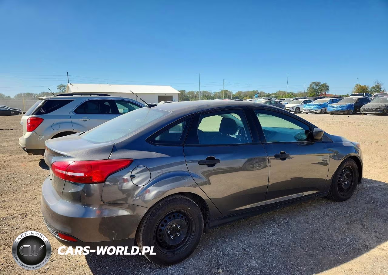 2018 Ford Focus S VIN:1FADP3E2XJL276099 - 3