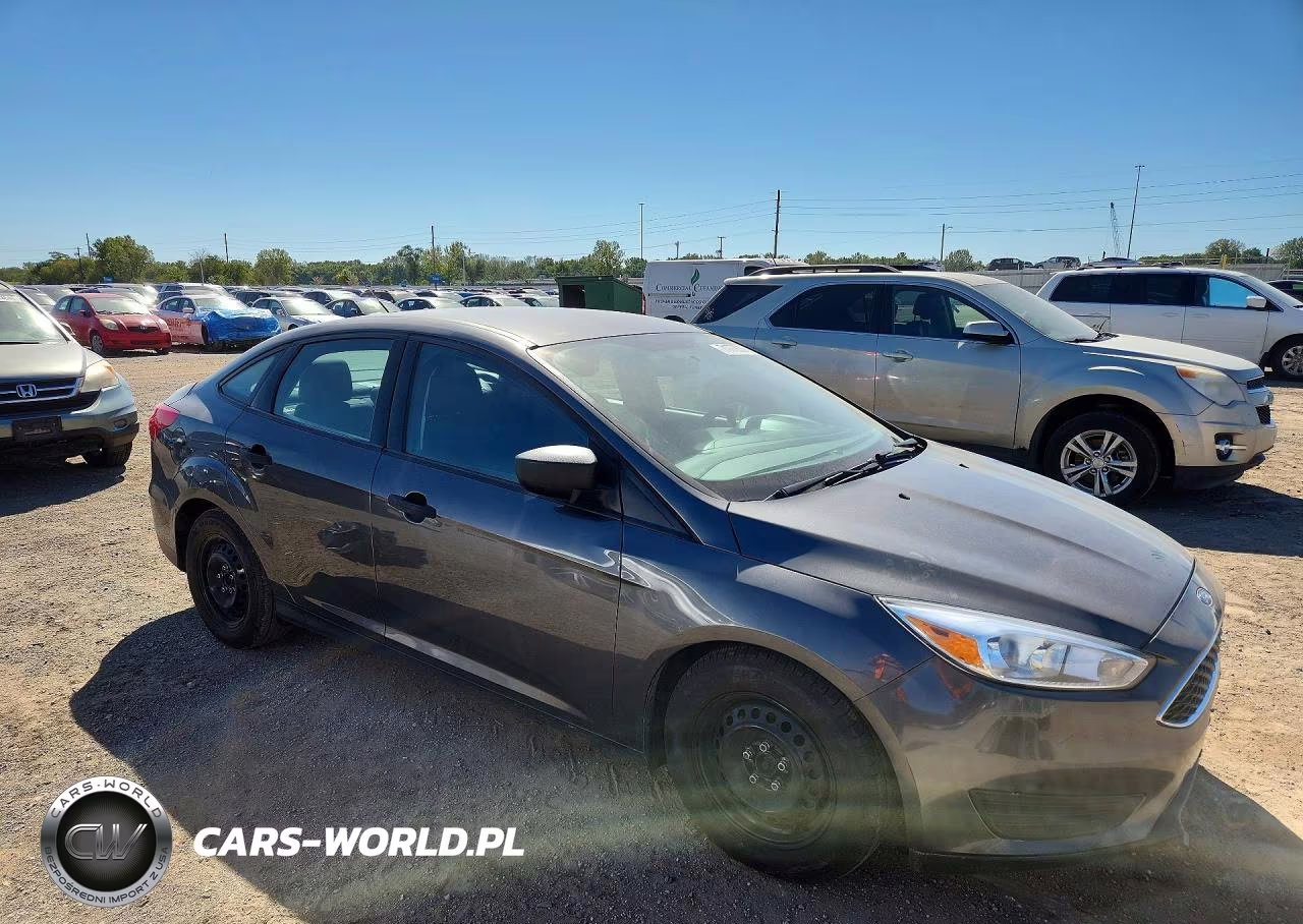 2018 Ford Focus S VIN:1FADP3E2XJL276099 - 4