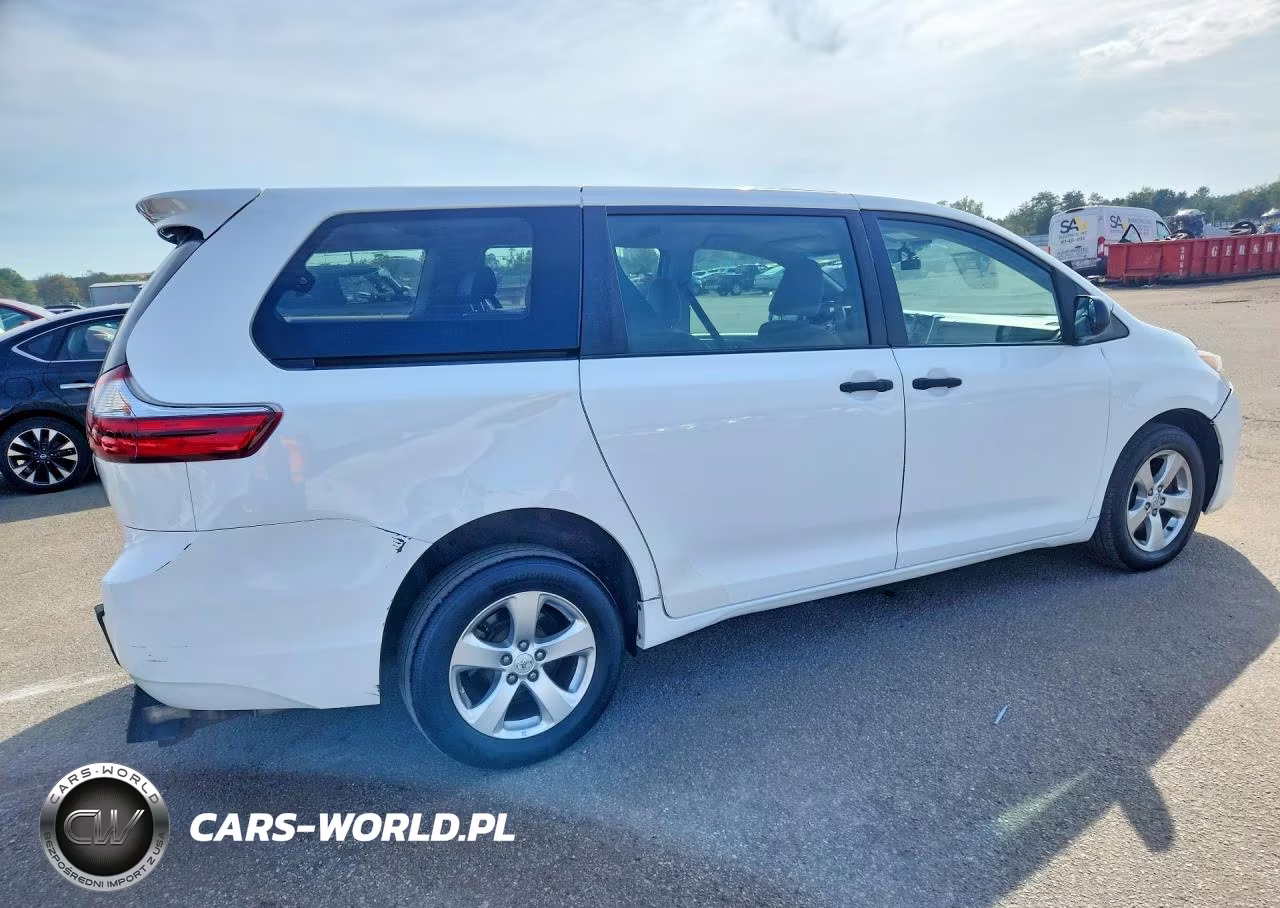 2017 Toyota Sienna L 7-Passenger VIN:5TDZZ3DC9HS819682 - 3