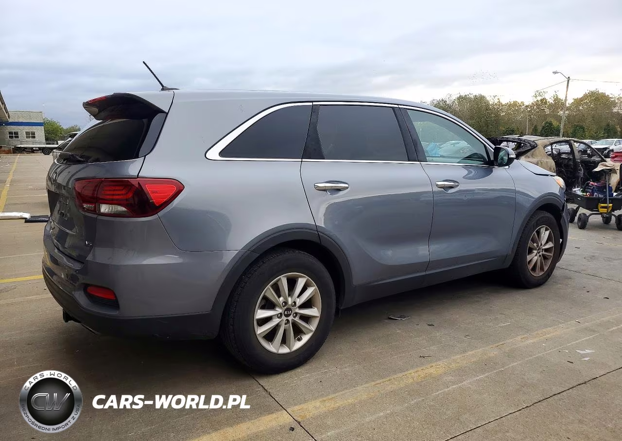 2020 Kia Sorento S VIN:5XYPG4A56LG632947 - 3