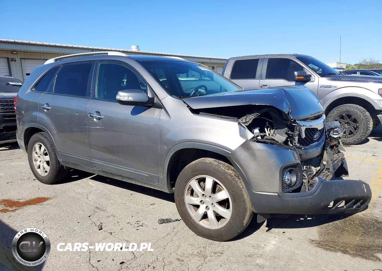 2011 Kia Sorento Lx VIN:5XYKT4A18BG080014 - 4