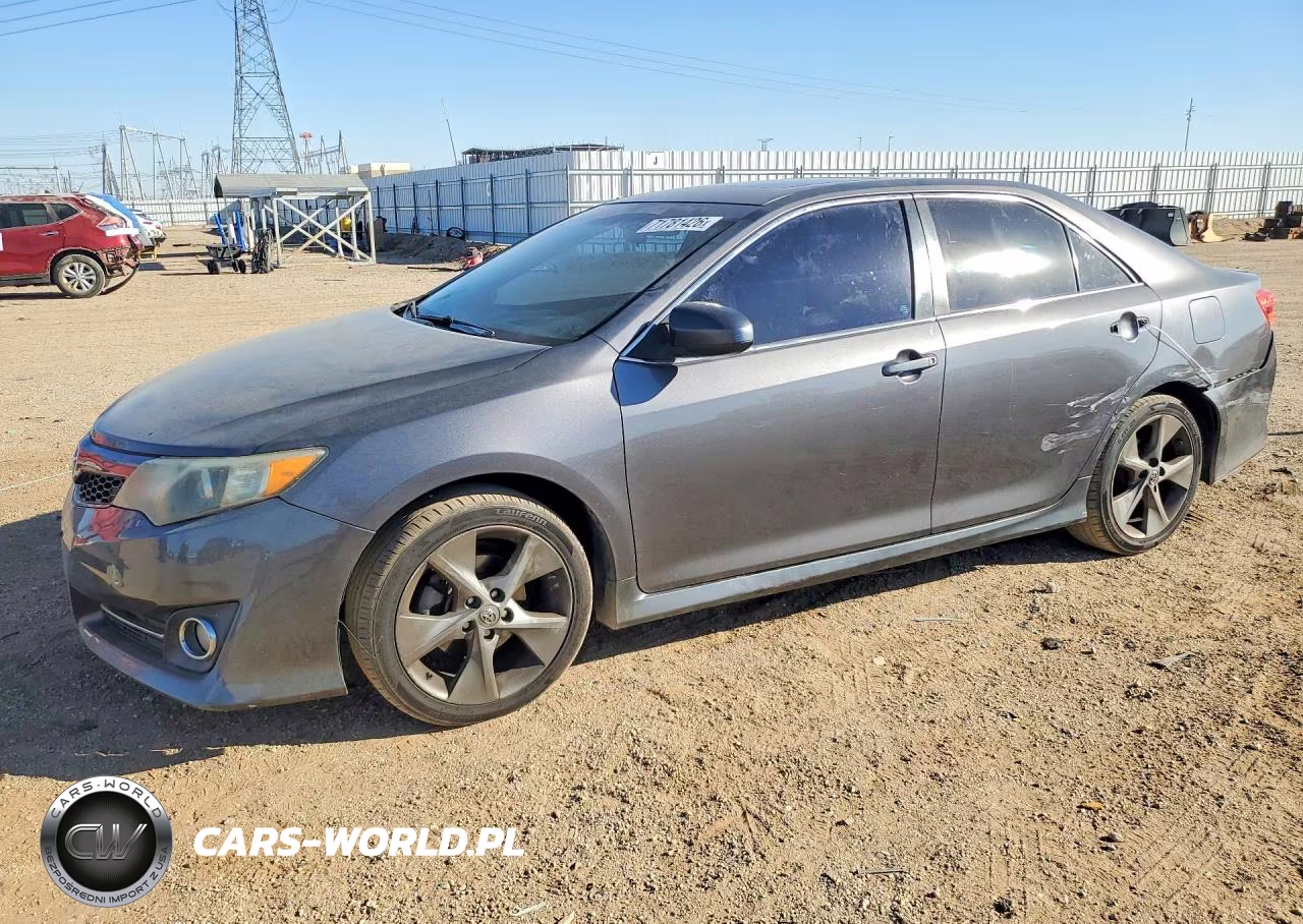 2012 Toyota Camry Se V6 – zdjęcie 1 z 12