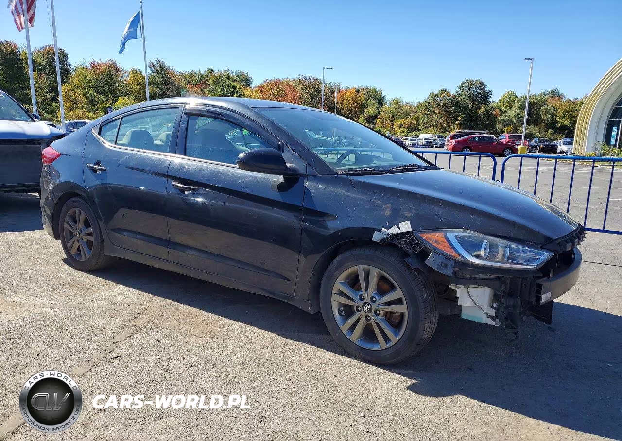 2018 Hyundai Elantra Sel VIN:5NPD84LF1JH339808 - 4