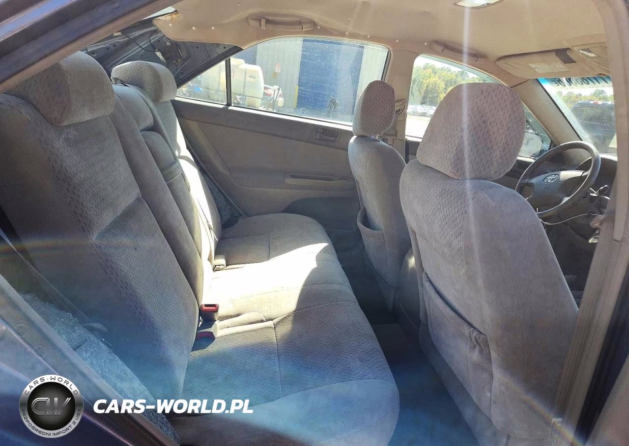 2004 Toyota Camry Le VIN:4T1BE32K24U879599 - 10
