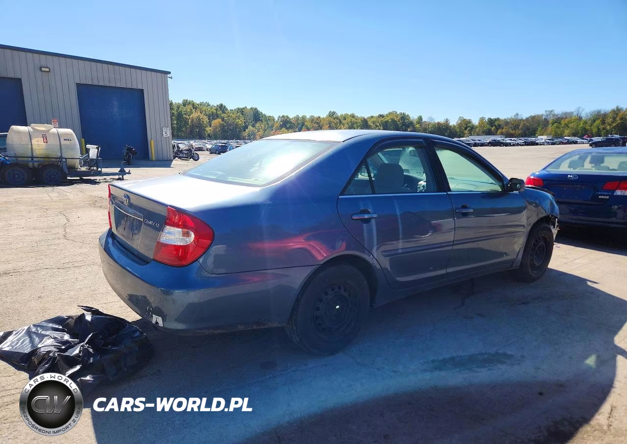 2004 Toyota Camry Le VIN:4T1BE32K24U879599 - 3